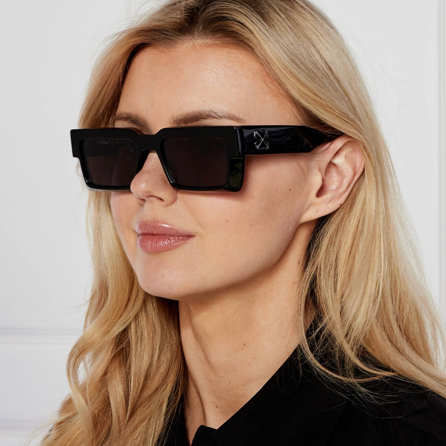 OFF-WHITE Sunglasses Moberly OERI114 1007