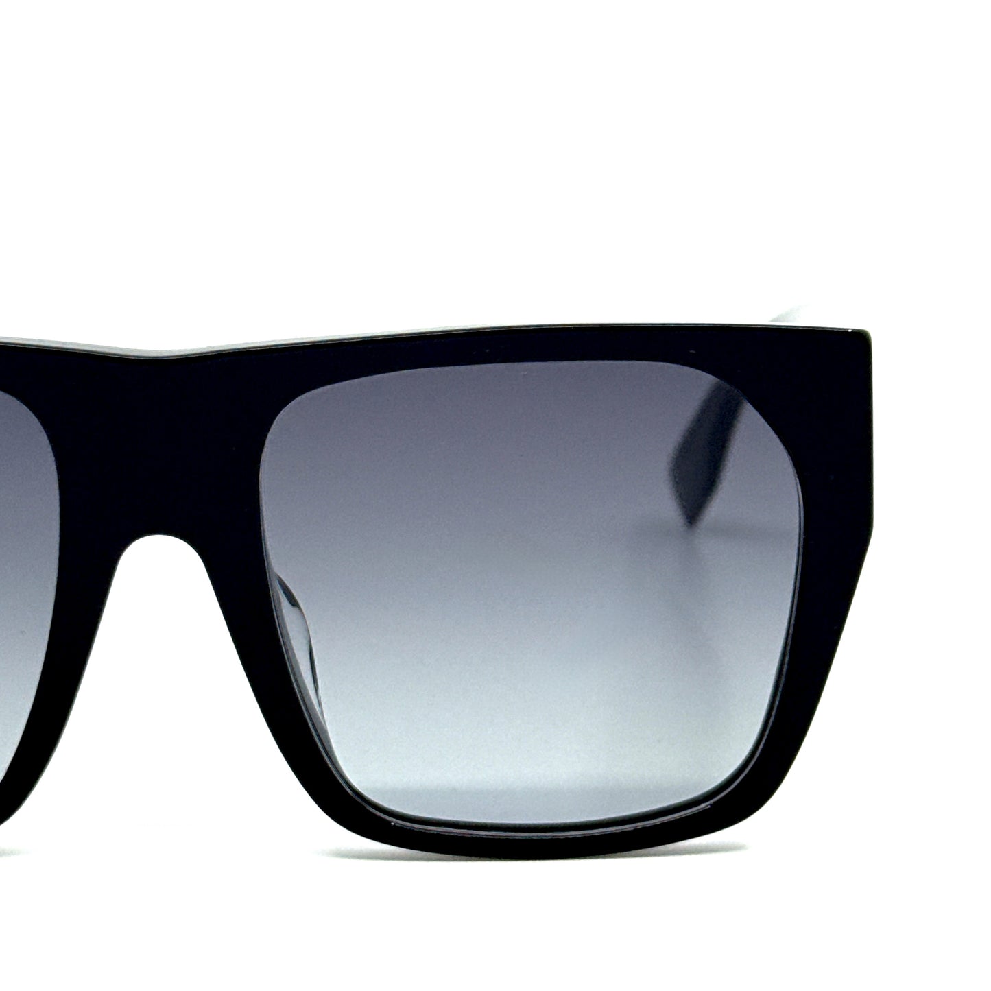 FENDI Sunglasses FE40124F 01B