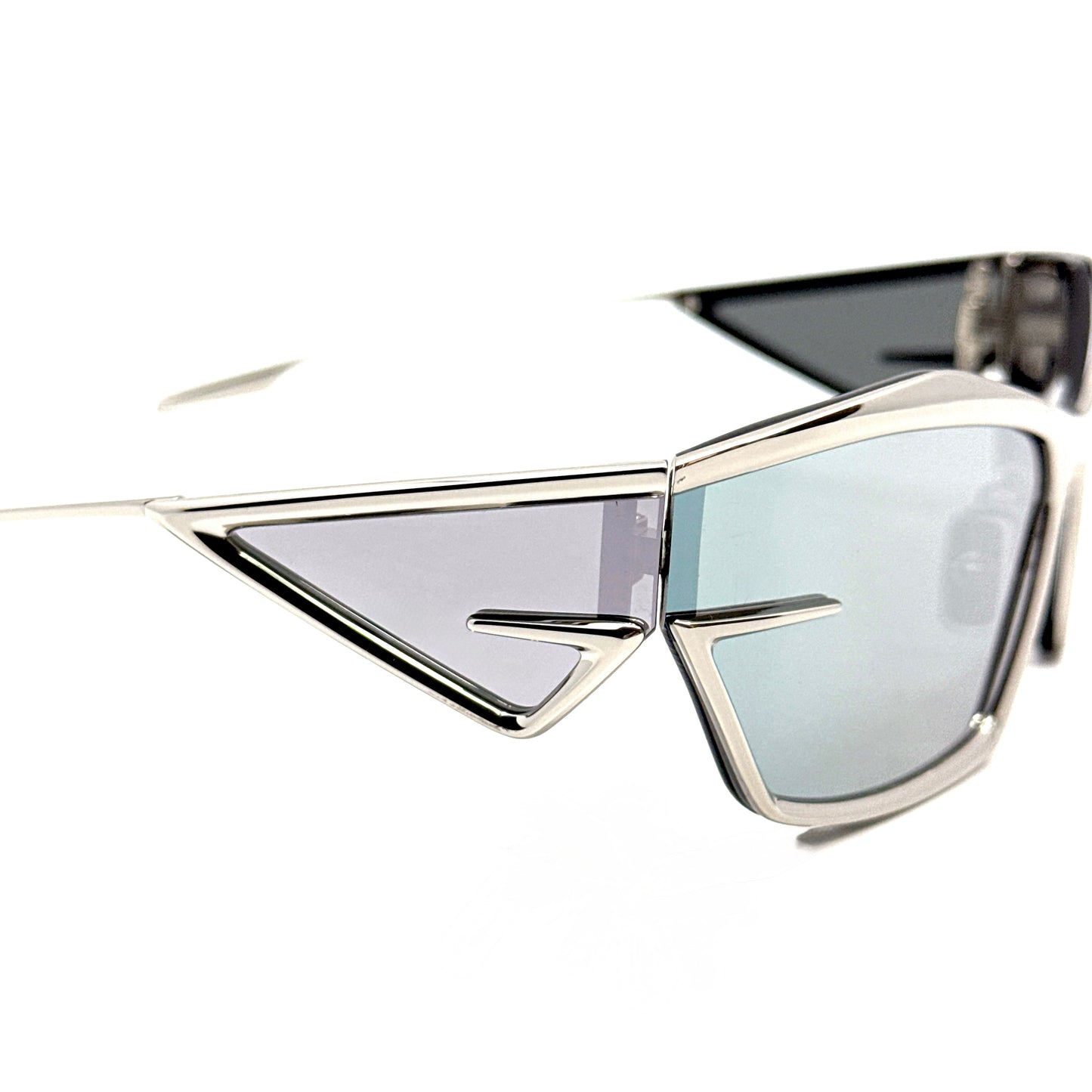 GIVENCHY Sunglasses GV40066U 16C