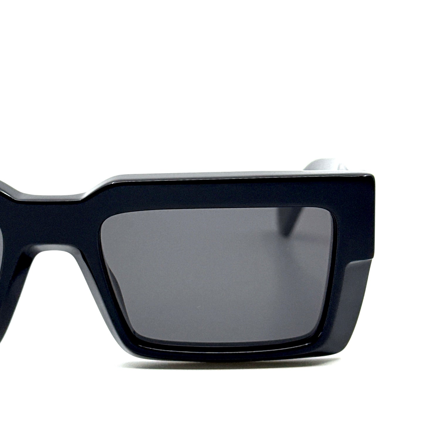 OFF-WHITE Sunglasses Moberly OERI114 1007