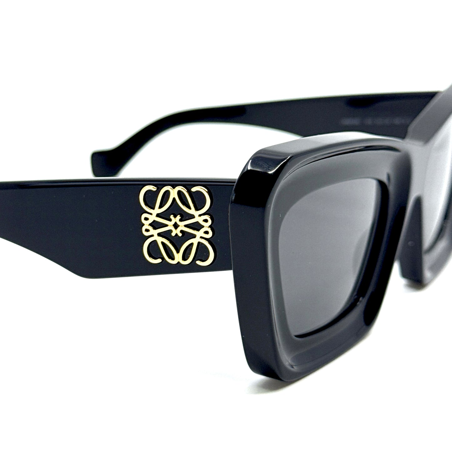LOEWE Sunglasses LW40145I 01A