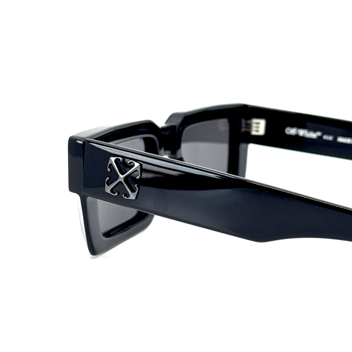 OFF-WHITE Sunglasses Moberly OERI114 1007