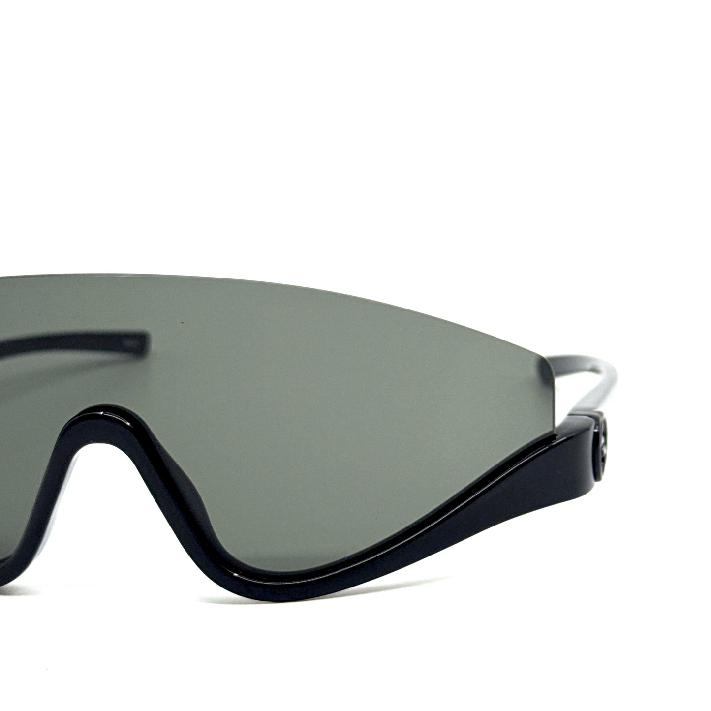 GUCCI Sunglasses GG1650S 001