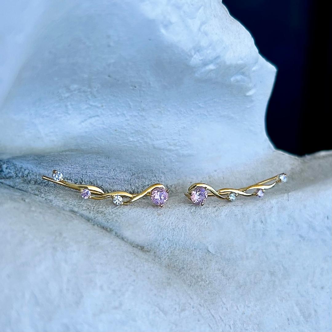 OREJAS TREPADAS INFINITY ORO CON DIAMANTES SIMULADOS - PLATA BLANCA