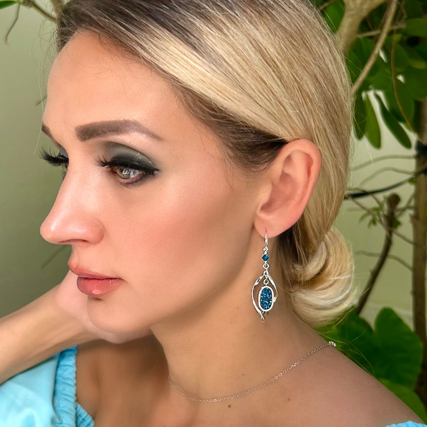 TWIST HOOK EARRINGS - WHITE DRUZY