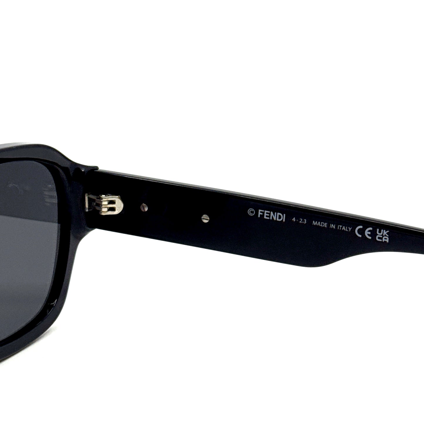 FENDI Sunglasses FE40130F 01A