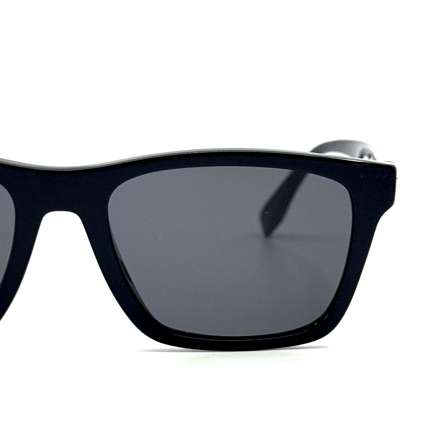 FENDI Sunglasses FE40093I 01A