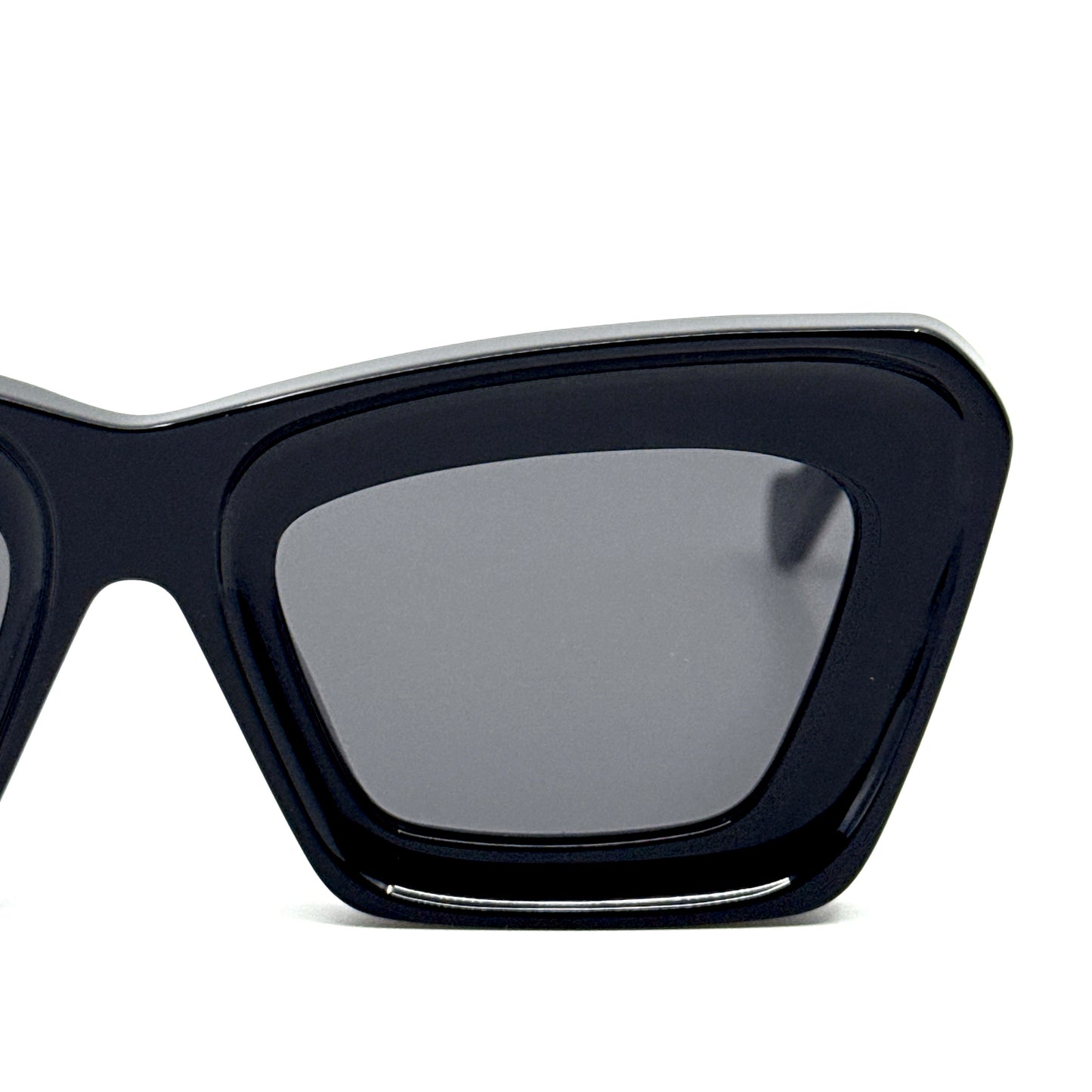 LOEWE Sunglasses LW40145F 01A