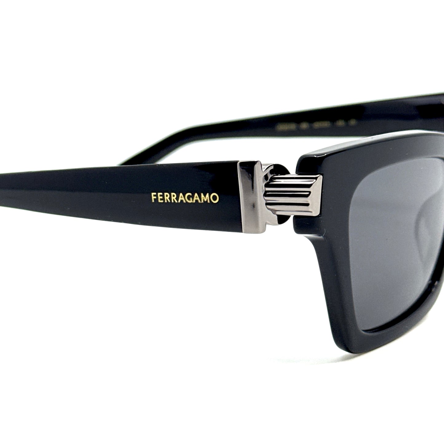 SALVATORE FERRAGAMO Sunglasses SF2013S 001