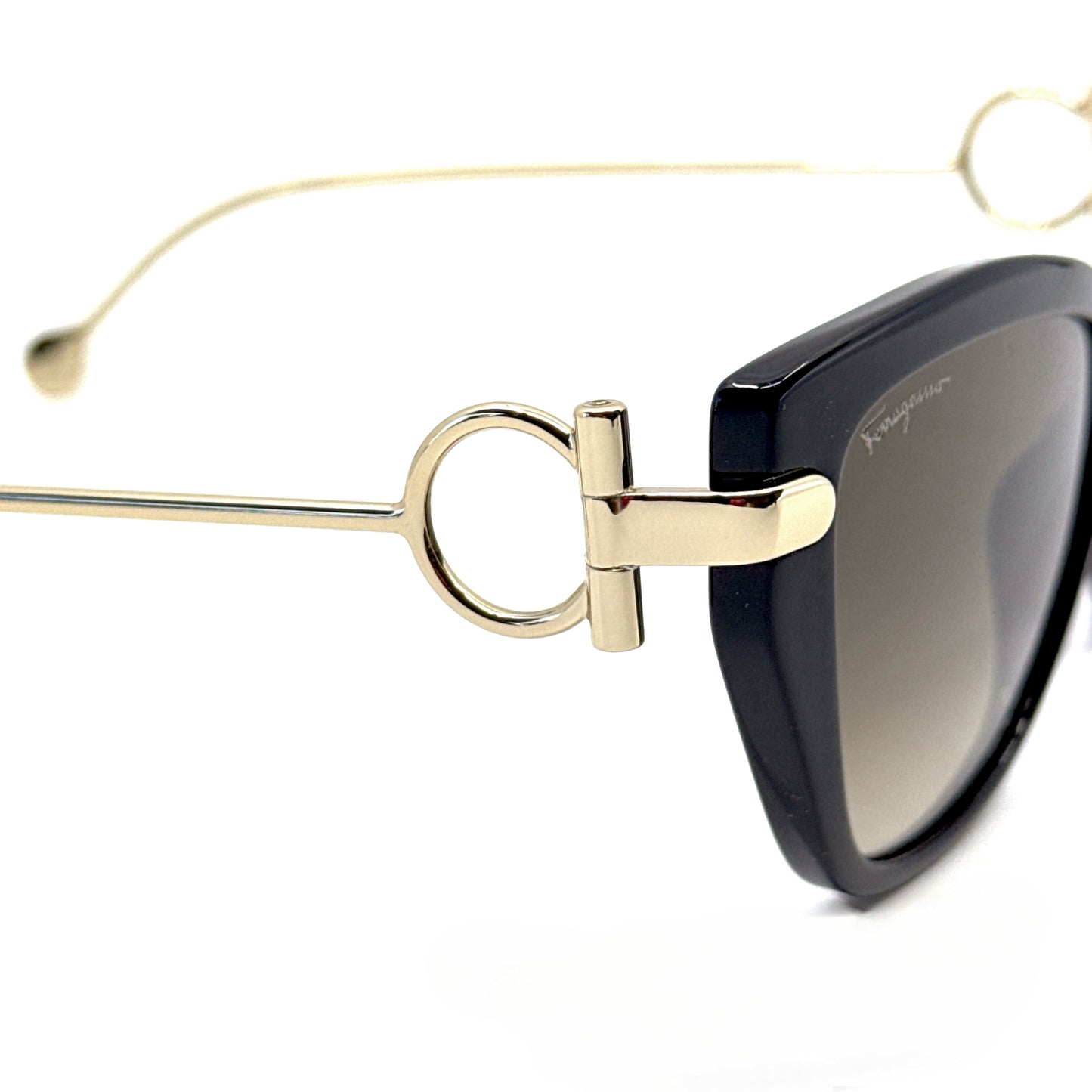 SALVATORE FERRAGAMO Sunglasses SF928S 001