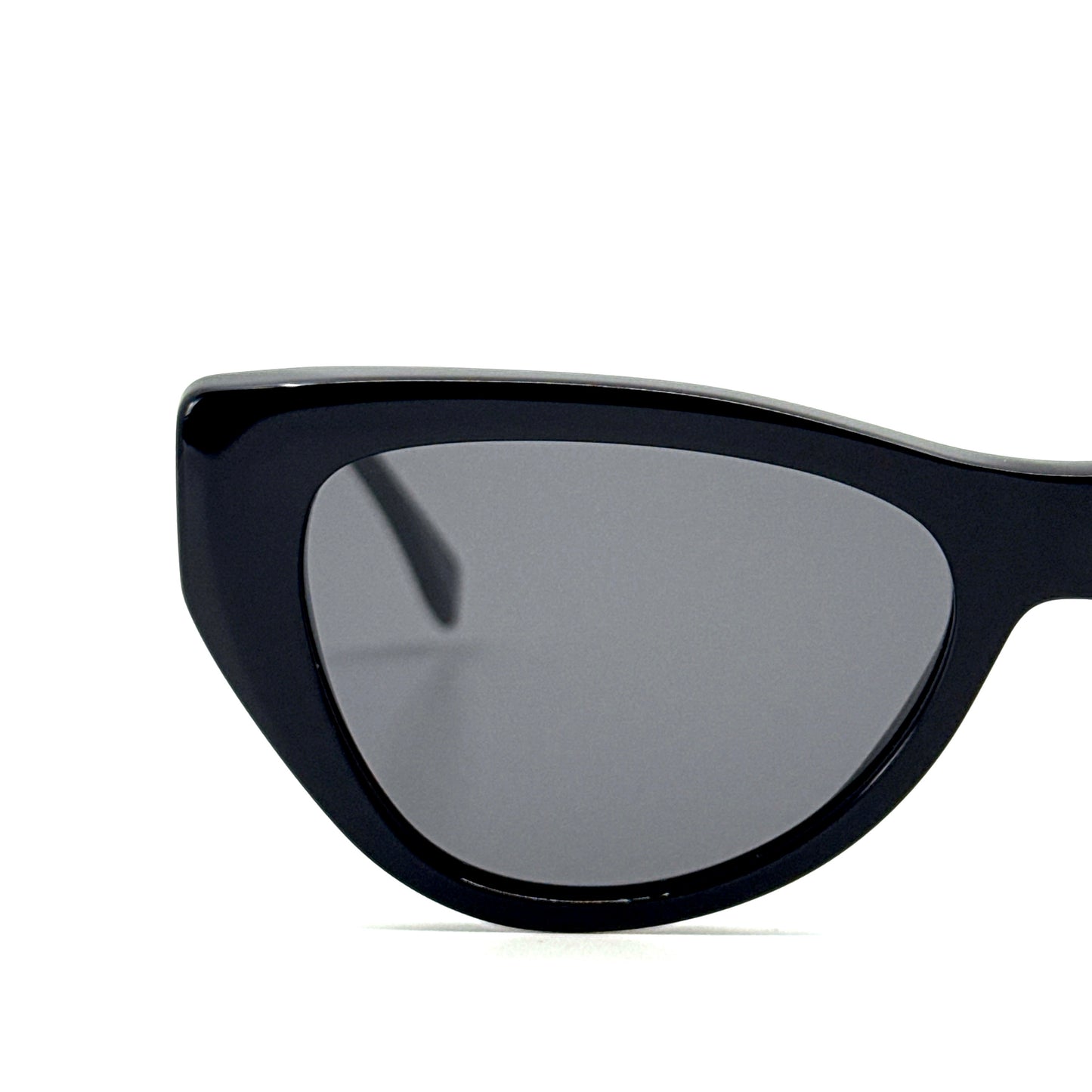 FENDI Sunglasses FE40149I 01A