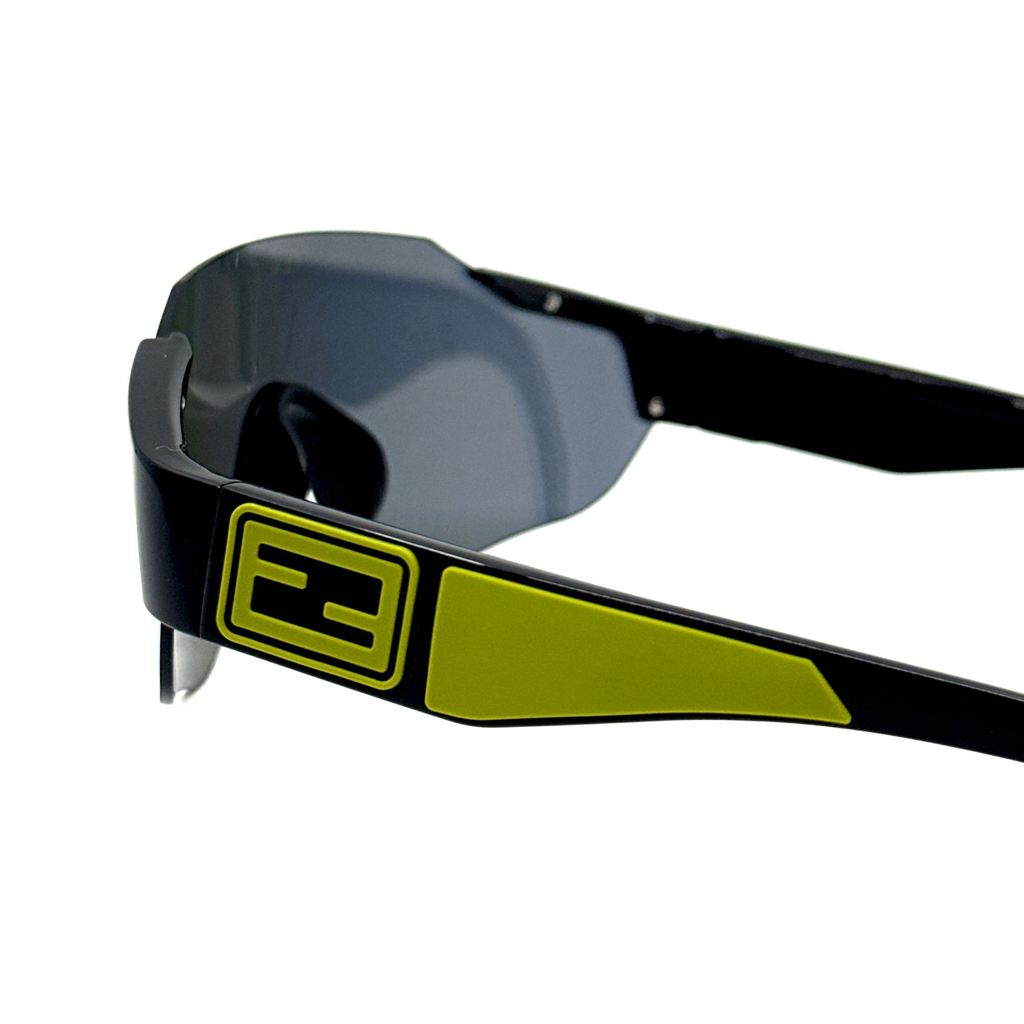 FENDI Sunglasses FE40088U-Y 01L