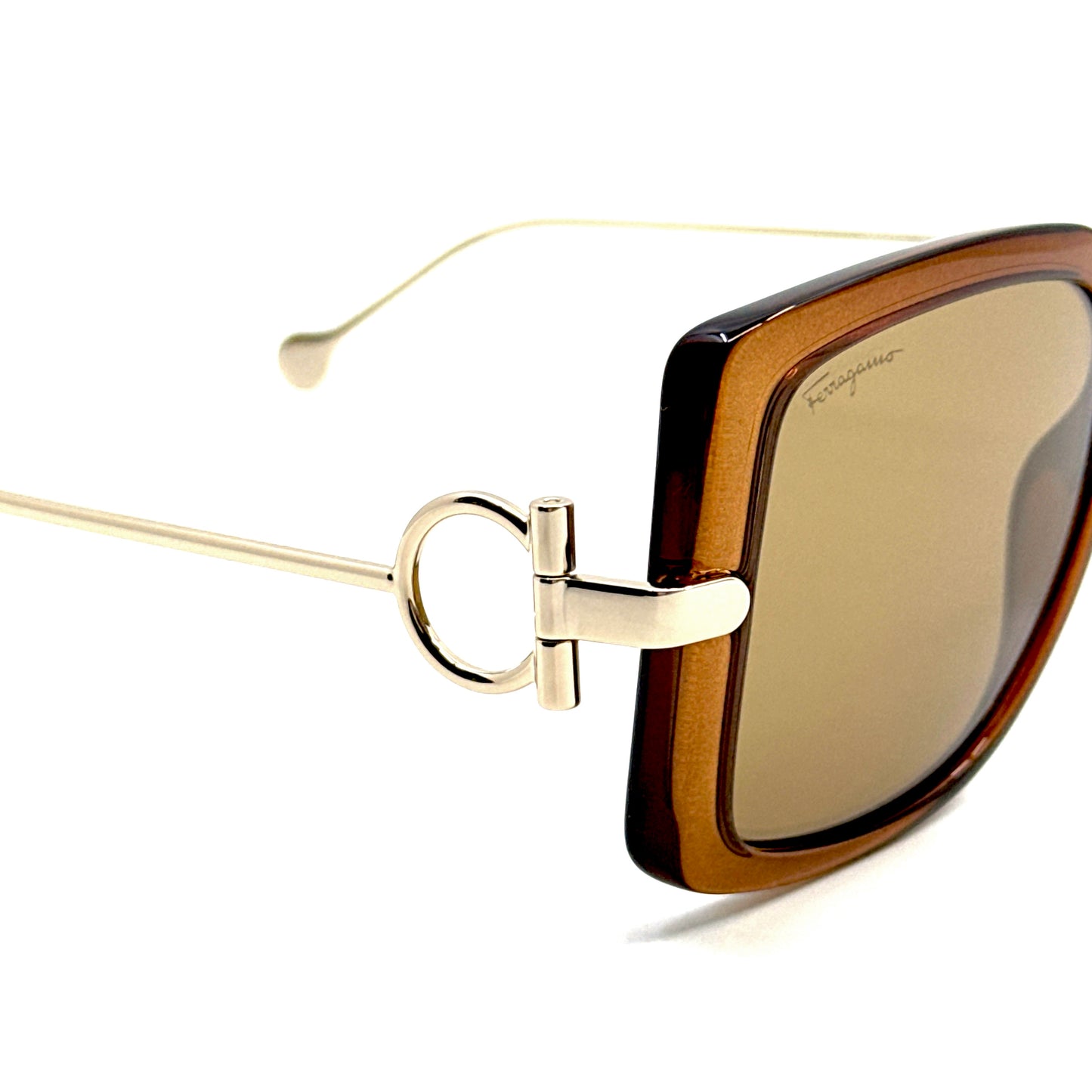 SALVATORE FERRAGAMO Sunglasses SF913S 210