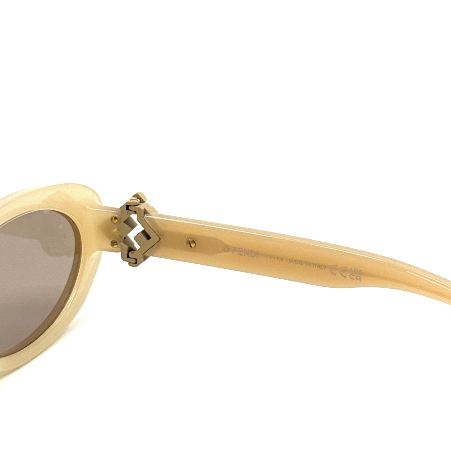 FENDI Sunglasses FE40140U 57E