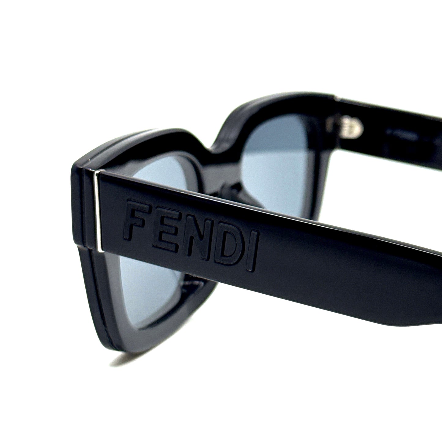 FENDI Sunglasses FE40119F 01V