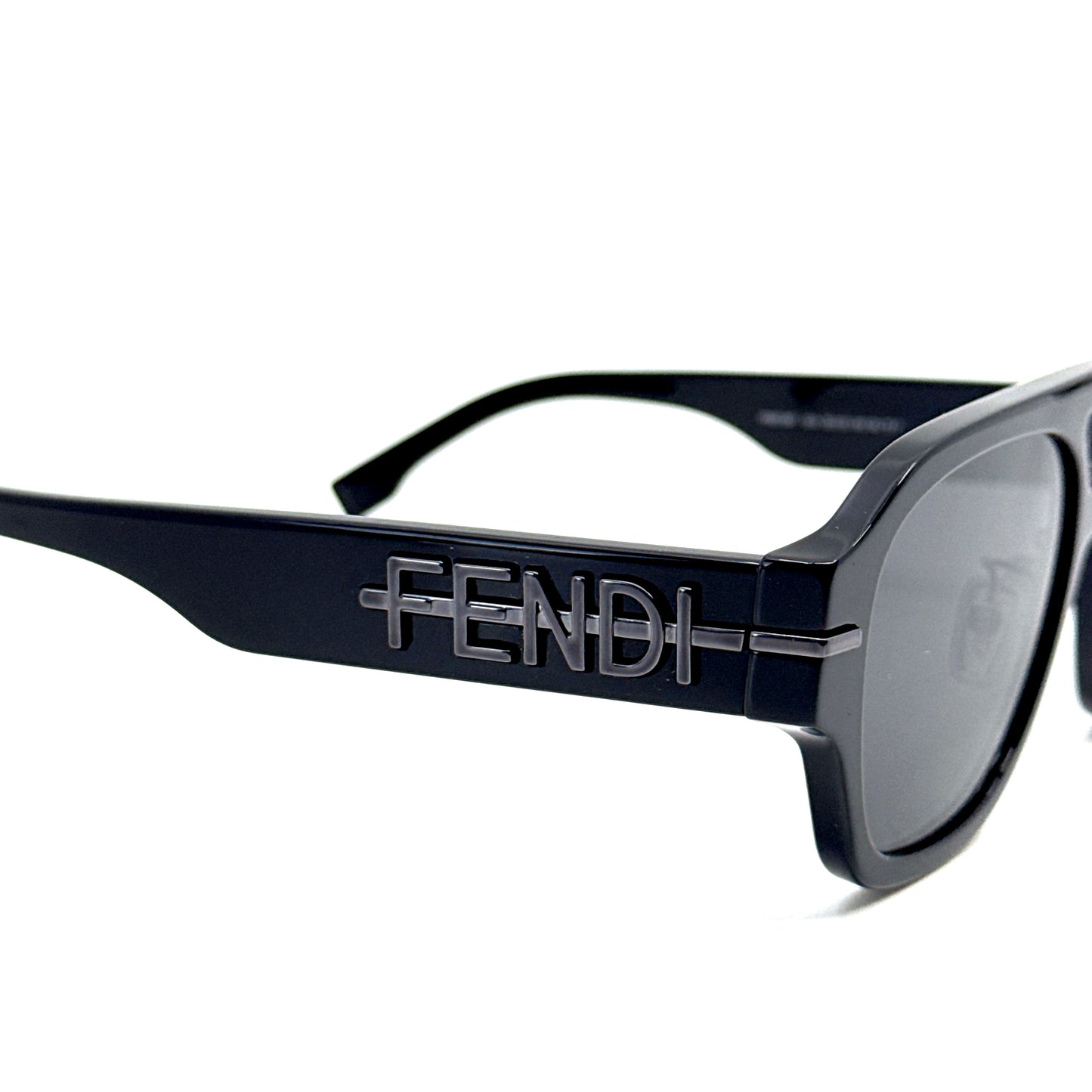 FENDI Sunglasses FE40130F 01A