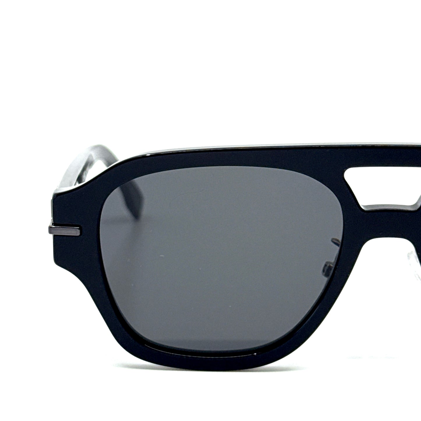 FENDI Sunglasses FE40130F 01A