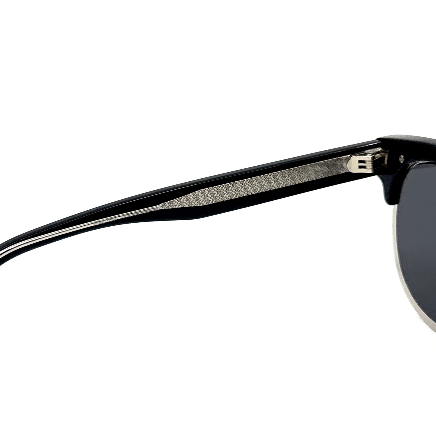 FENDI Sunglasses FE40105U 01A