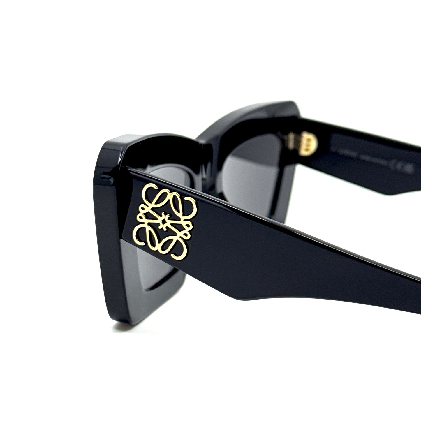 LOEWE Sunglasses LW40145F 01A
