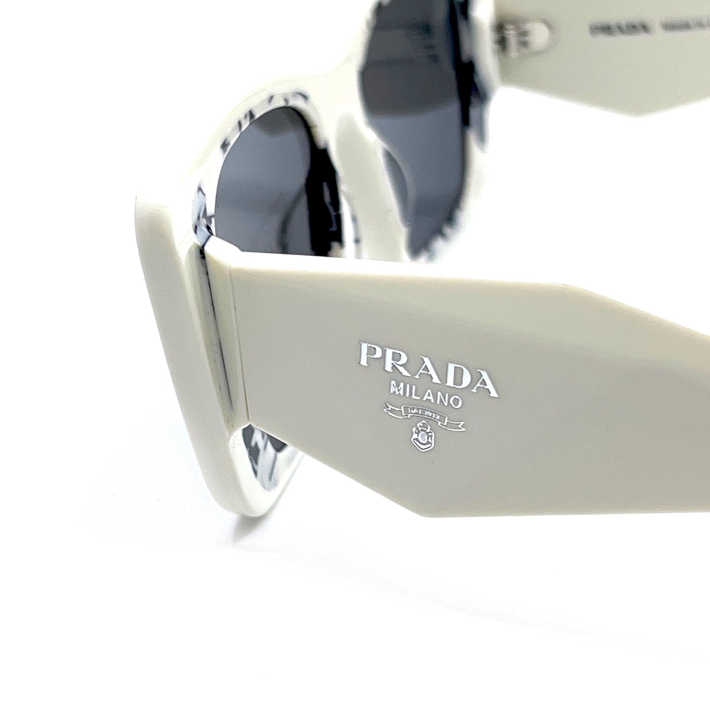 PRADA Sunglasses SPR08Y-F 02V-5S0