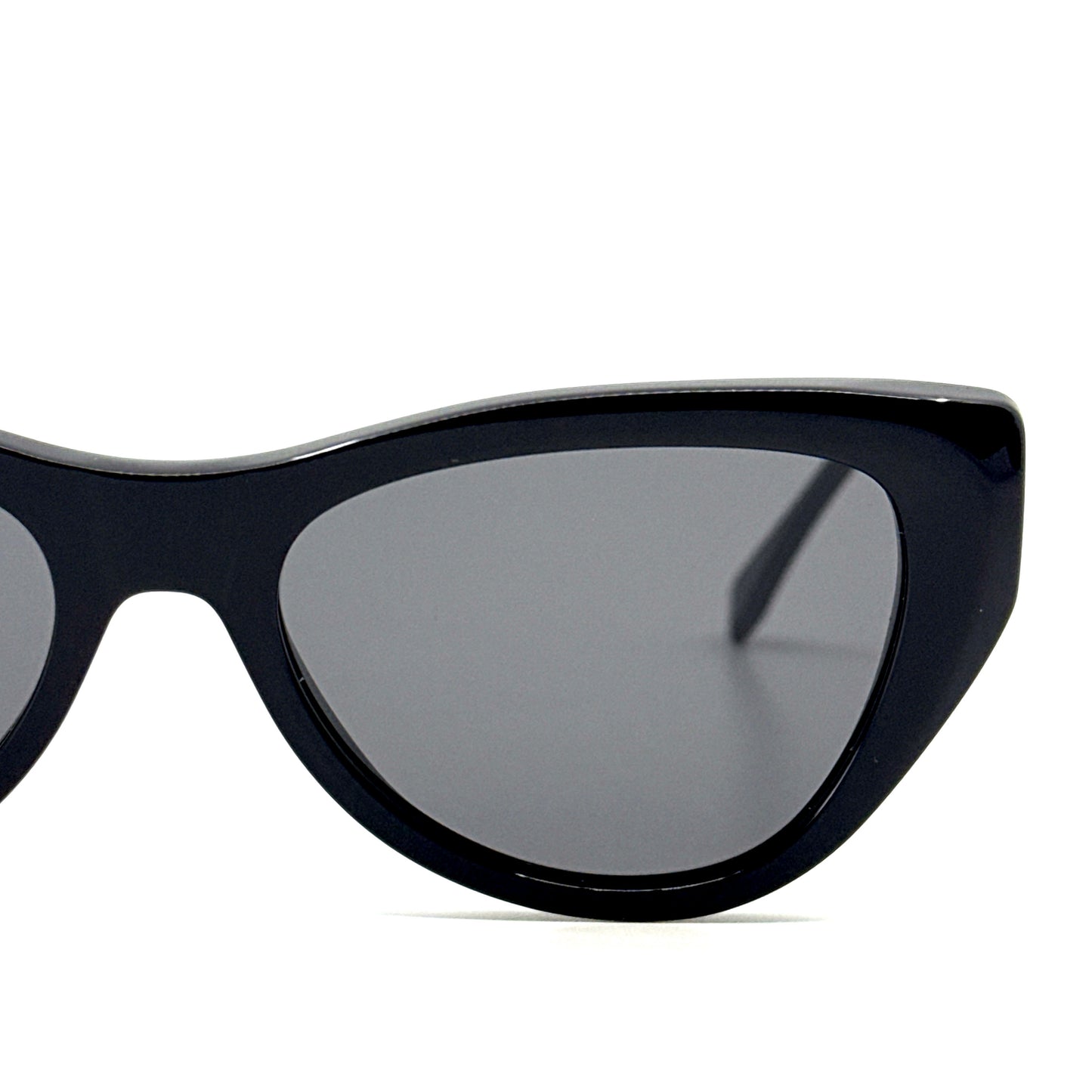 FENDI Sunglasses FE40149I 01A