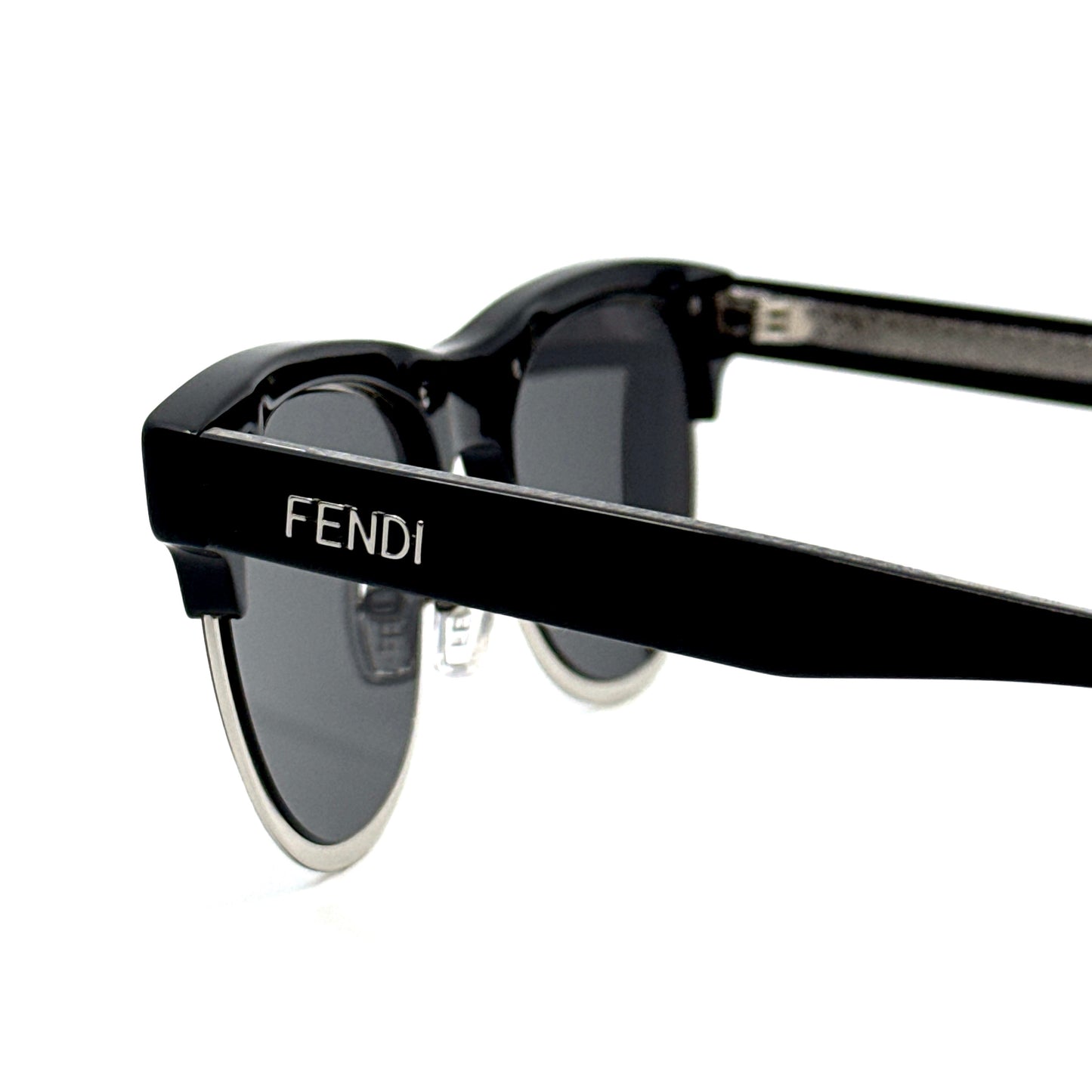 FENDI Sunglasses FE40105U 01A