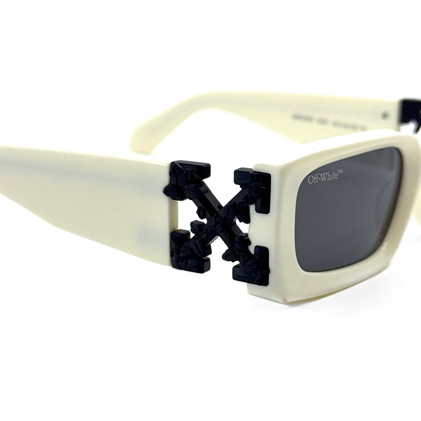 OFF-WHITE Sunglasses Roma OERI098 0107