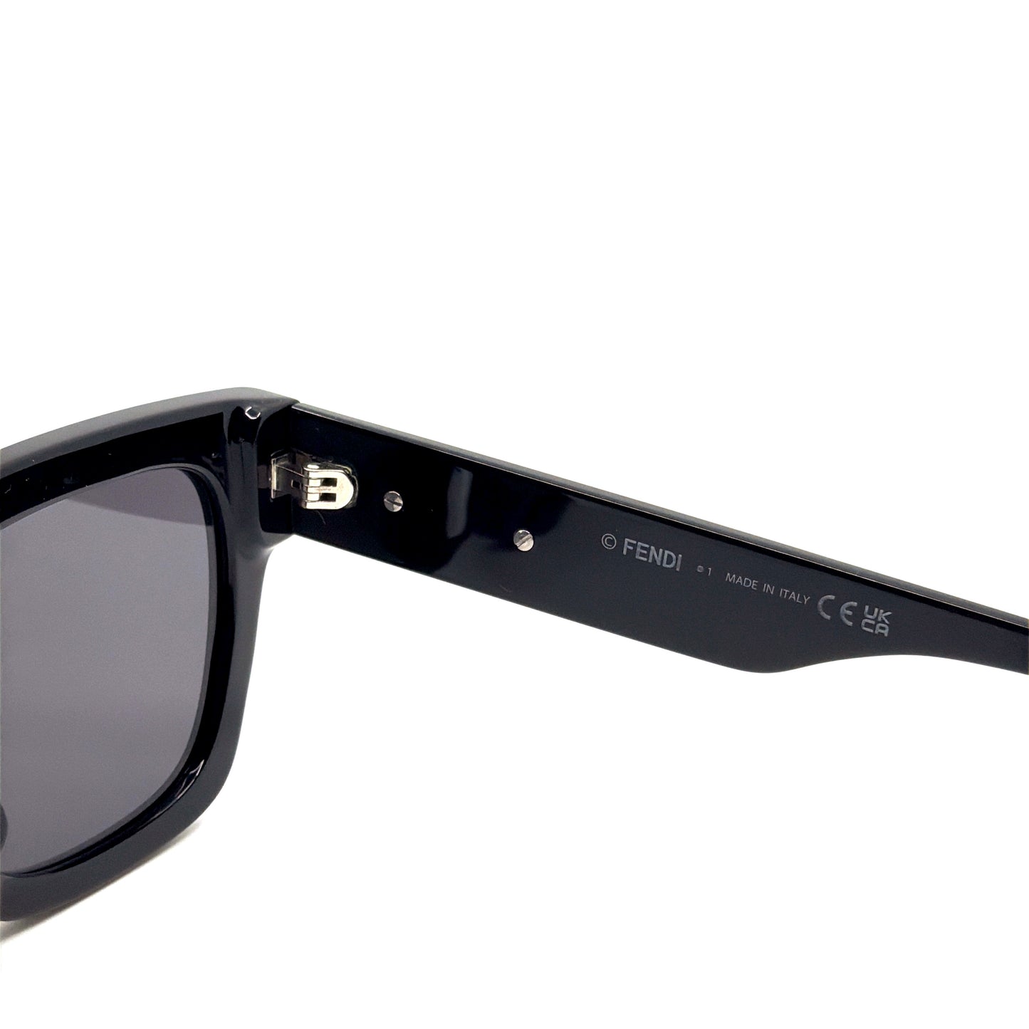FENDI Sunglasses FE40078F 01A