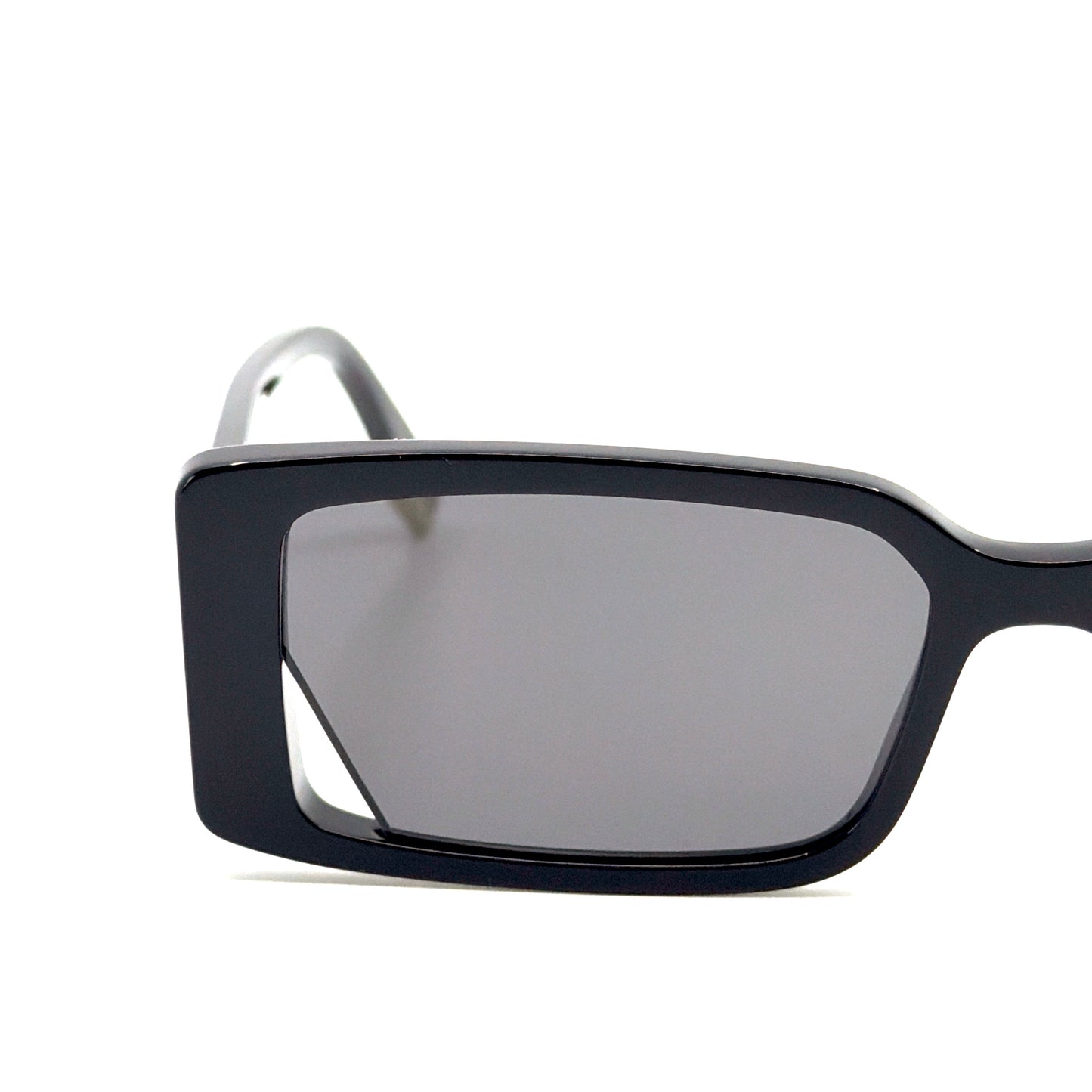FENDI Sunglasses FE40164I 01A