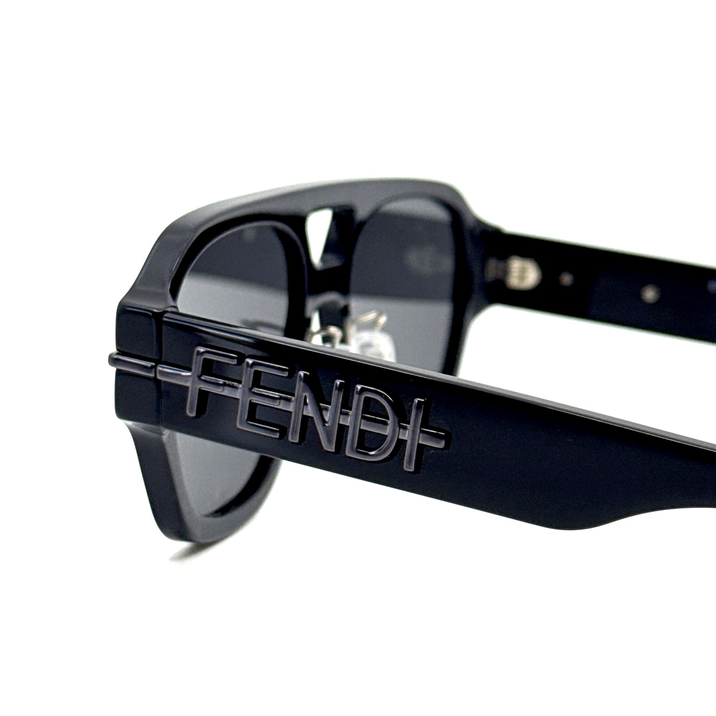 FENDI Sunglasses FE40130F 01A