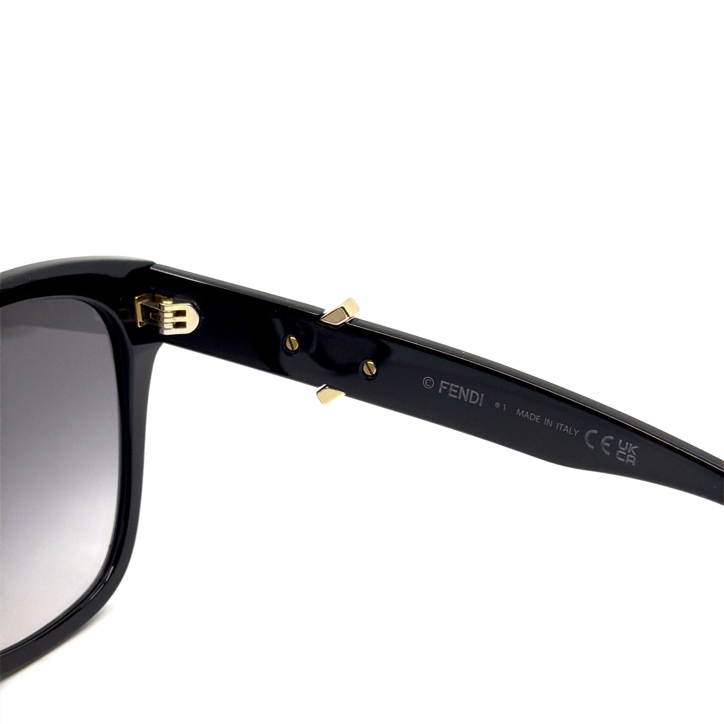 FENDI Sunglasses FE40186F 01B
