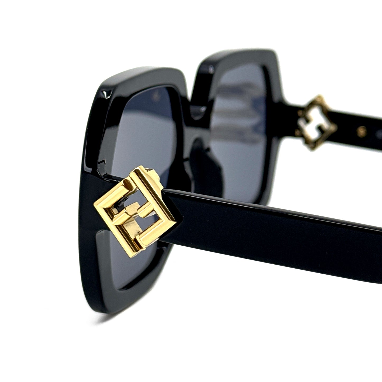 FENDI Sunglasses FE40139I 01V