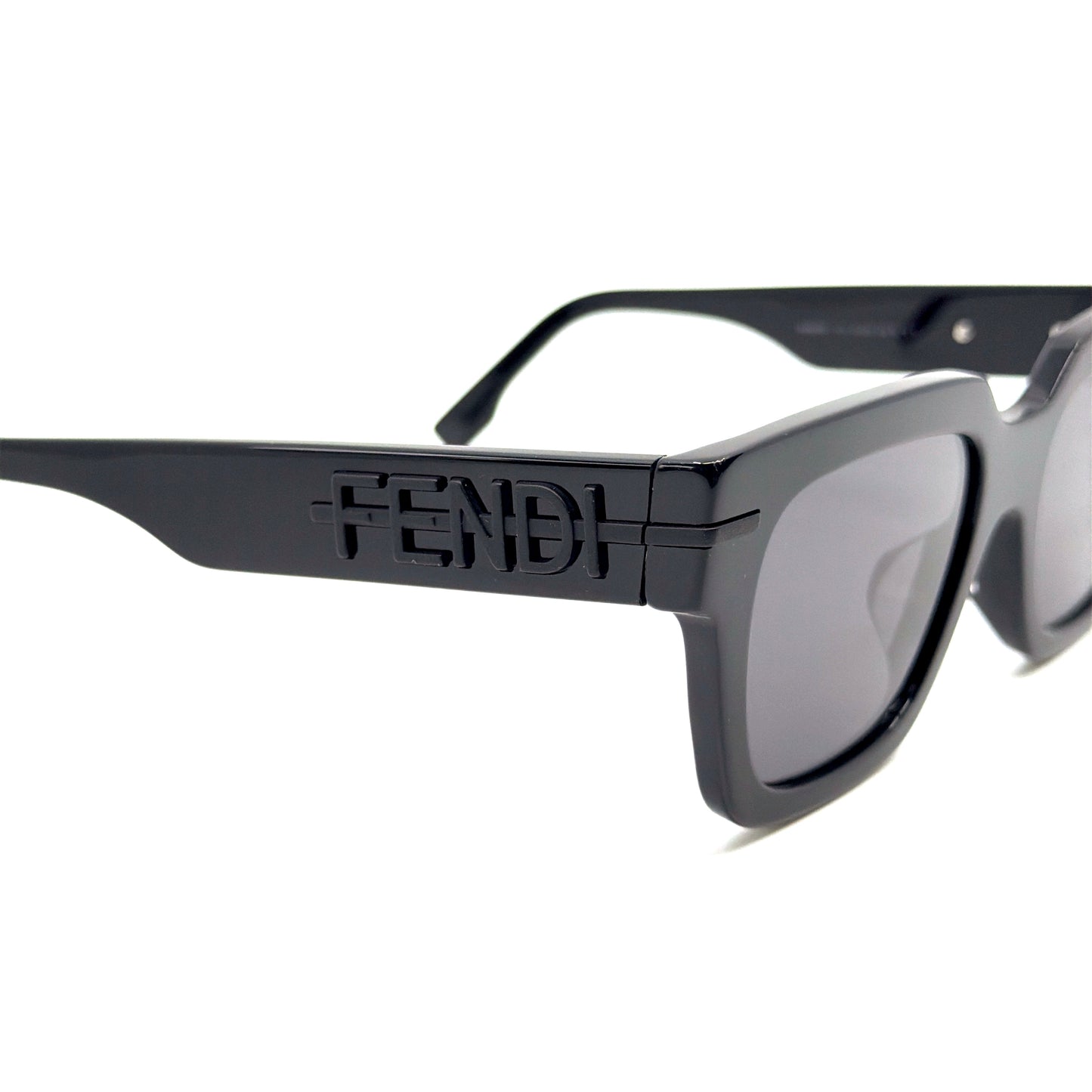 FENDI Sunglasses FE40078F 01A