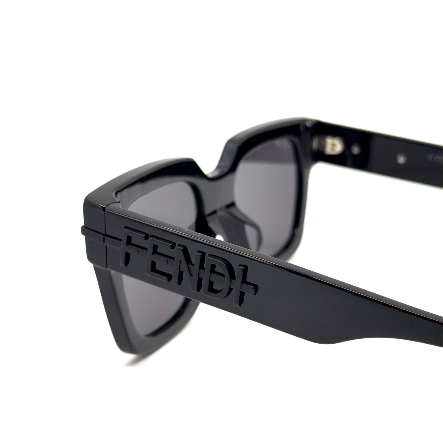 FENDI Sunglasses FE40078F 01A