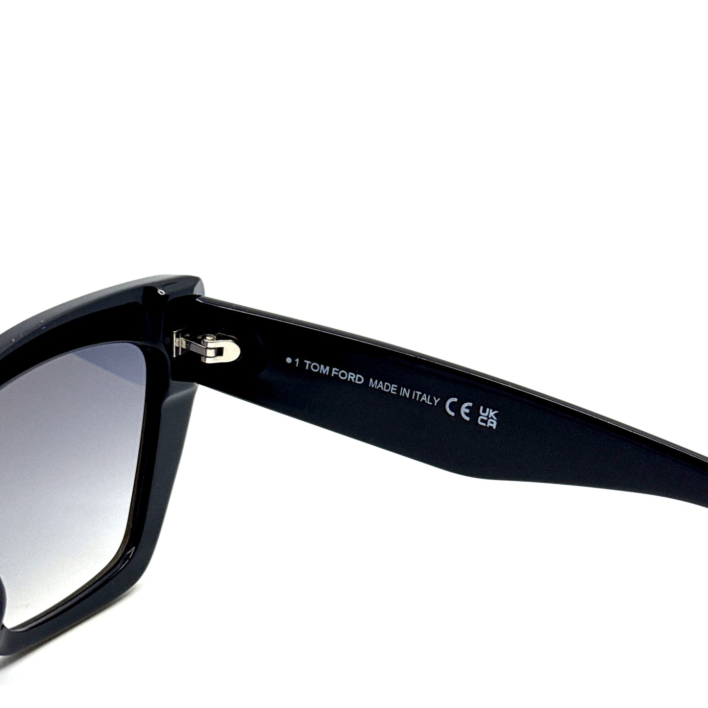 TOM FORD Wyatt Sunglasses TF871 01B
