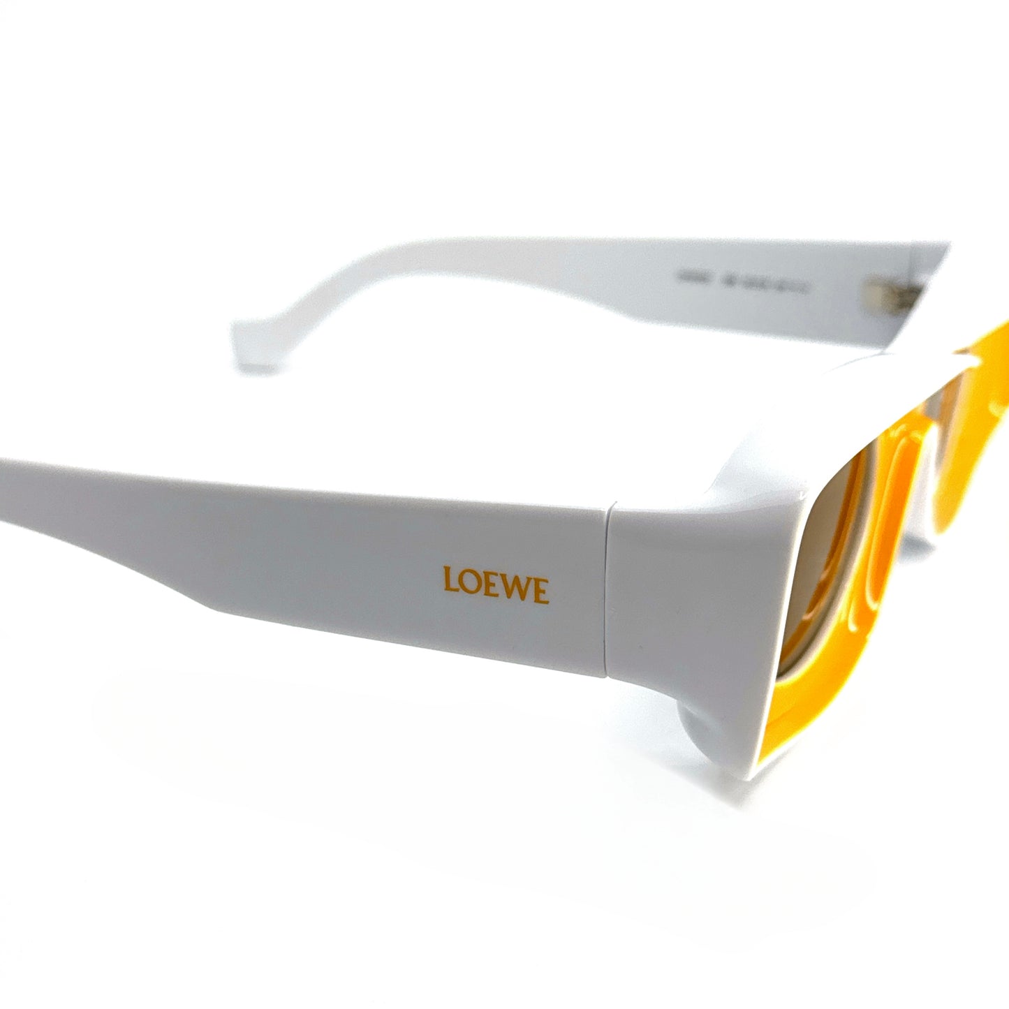 LOEWE Sunglasses LW40033I 39E