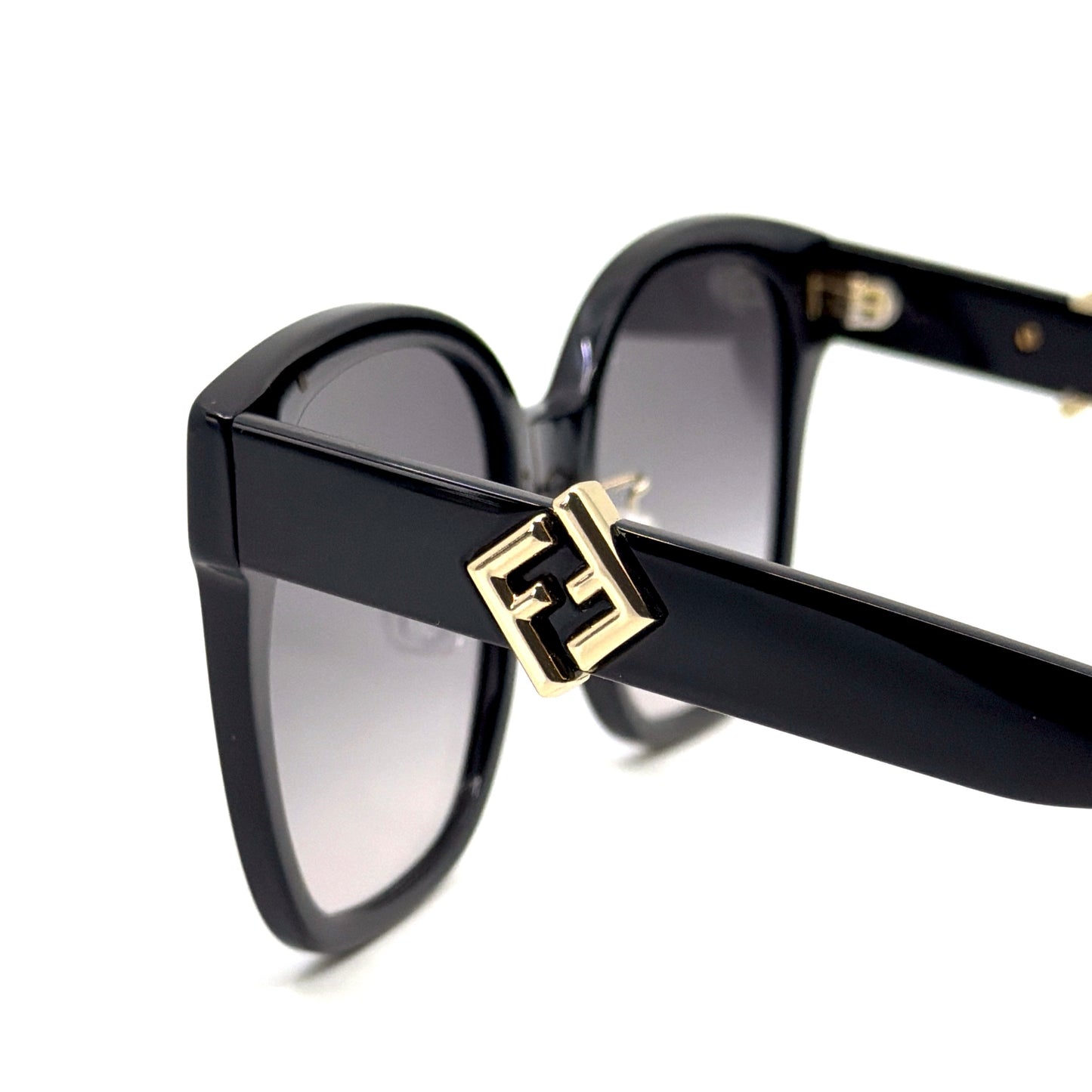 FENDI Sunglasses FE40186F 01B