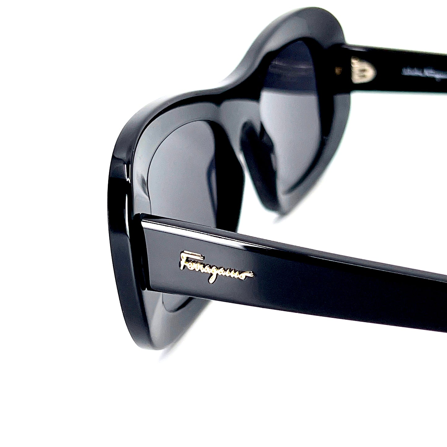 SALVATORE FERRAGAMO Sunglasses SF1046S 001