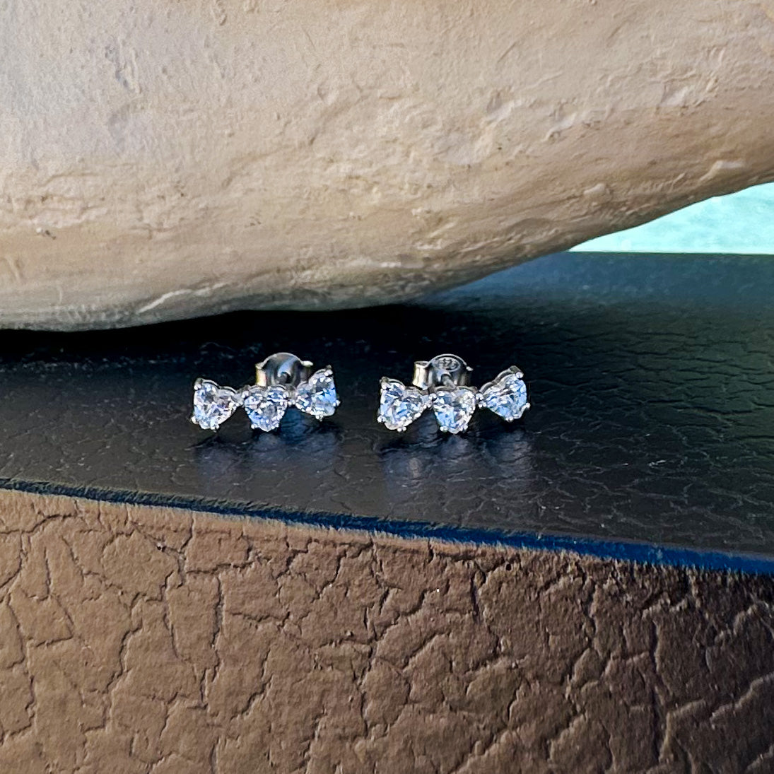 Pendientes trío corazones con diamantes CZ - Plata de ley 925 